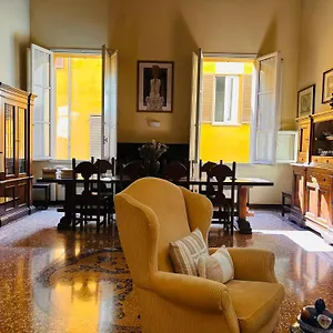 Medieval Art Loft Appartamento